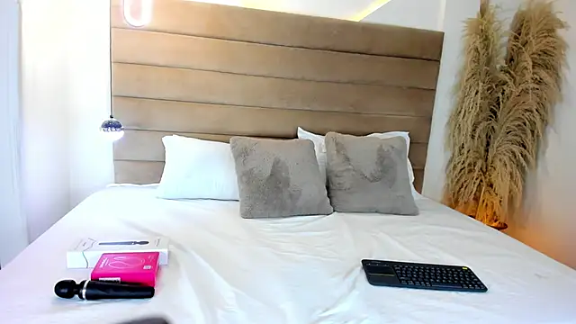 Snapshot of MiaCamille_ chatting on March 16, 2026, 6:56 pm MiaCamille online show from March 16, 2026, 6:56 pm