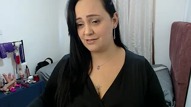 Snapshot of Veroniicabbw_ chatting on July 6, 2026, 12:35 pm Veroniicabbw online show from July 6, 2026, 12:35 pm