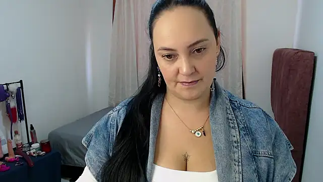 Snapshot of Veroniicabbw_ chatting on July 11, 2026, 2:31 pm Veroniicabbw online show from July 11, 2026, 2:31 pm