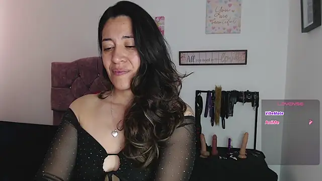 Snapshot of violeta_scott chatting on June 29, 2026, 3:23 pm violeta scott online show from June 29, 2026, 3:23 pm