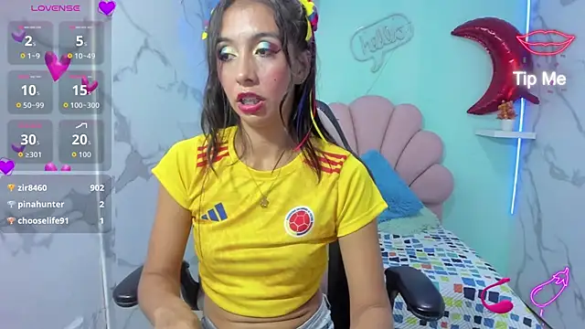 Snapshot of sandra_petite19 chatting on June 18, 2026, 9:36 am sandra petite19 online show from June 18, 2026, 9:36 am
