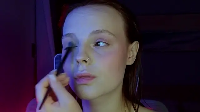 mollybossy online show from April 19, 2026, 1:21 pm