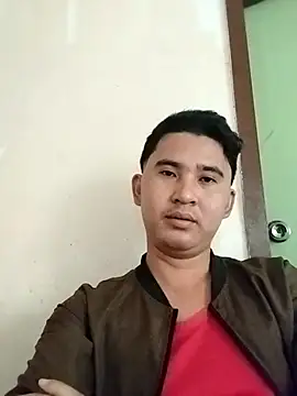 urhotasian online show from April 18, 2026, 2:04 am