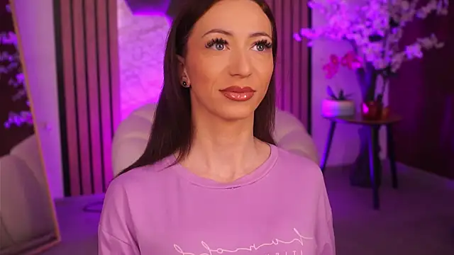 Snapshot of RubyFever chatting on May 14, 2026, 4:30 am RubyFever online show from May 14, 2026, 4:30 am