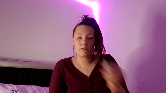 NofaceNocase34xx online show from April 15, 2026, 9:37 pm