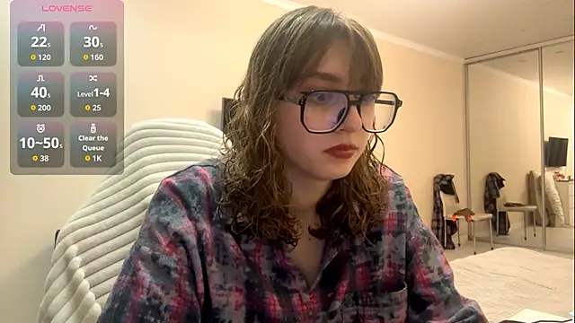 Olivia 132 online show from March 25, 2026, 6:14 pm