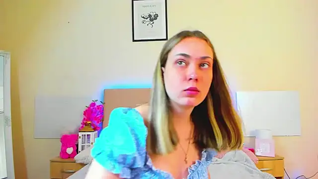 MelanieCuty online show from June 6, 2026, 5:23 am