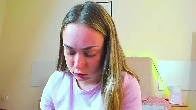 MelanieCuty online show from June 20, 2026, 5:32 am