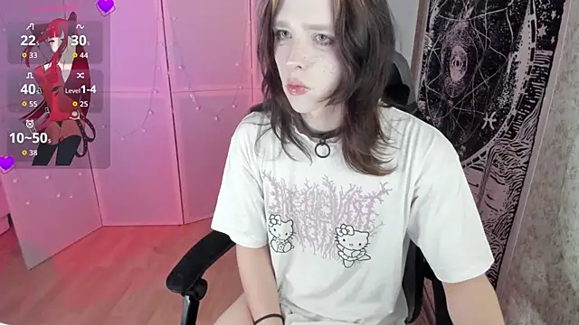 Snapshot of Simochka_w chatting on June 17, 2026, 4:37 am Simochka w online show from June 17, 2026, 4:37 am