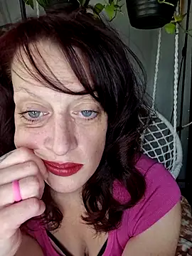 PurpleBunnyxo online show from May 7, 2026, 4:23 pm