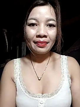 Yiyi102300 online show from March 28, 2026, 1:00 pm