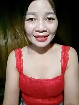 Yiyi102300 online show from May 13, 2026, 1:41 pm