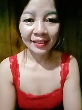 Yiyi102300 online show from May 17, 2026, 8:38 pm