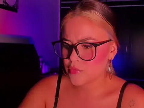 Snapshot of veronicabrown_xxx chatting on March 23, 2026, 4:16 am veronicabrown xxx online show from March 23, 2026, 4:16 am