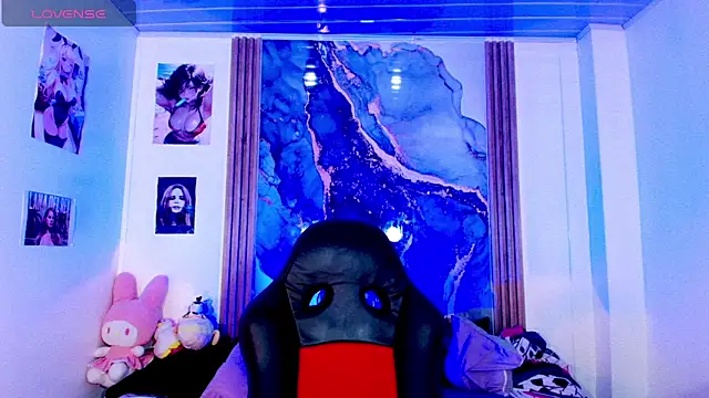 Snapshot of blonde_queen- chatting on May 30, 2026, 7:44 pm blonde queen- online show from May 30, 2026, 7:44 pm