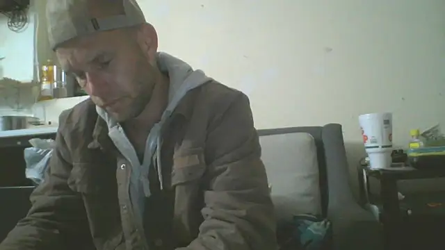 Snapshot of CaptCraker chatting on March 25, 2026, 7:58 am CaptCraker online show from March 25, 2026, 7:58 am