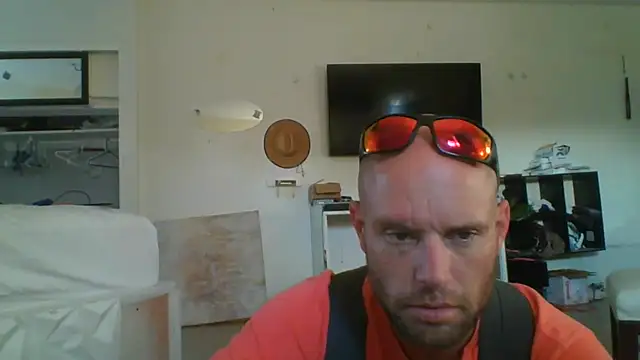 Snapshot of CaptCraker chatting on March 26, 2026, 10:48 pm CaptCraker online show from March 26, 2026, 10:48 pm