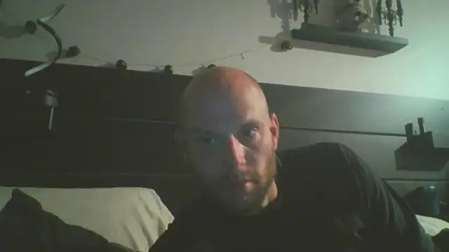 Snapshot of CaptCraker chatting on April 2, 2026, 4:10 am CaptCraker online show from April 2, 2026, 4:10 am
