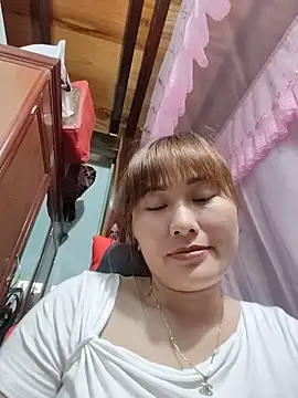Snapshot of Lucxy-ki6 chatting on June 9, 2026, 12:28 pm Lucxy-ki6 online show from June 9, 2026, 12:28 pm