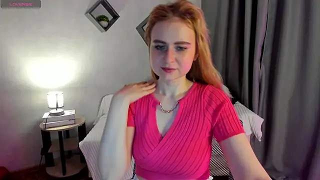 Shiny Liss online show from April 3, 2026, 1:36 am