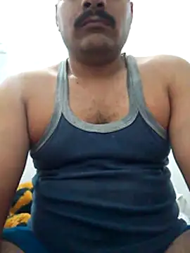 Decentlover67 online show from April 12, 2026, 2:00 pm