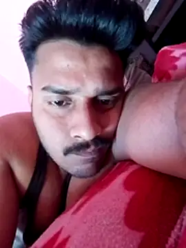 Decentlover67 online show from April 20, 2026, 7:33 am