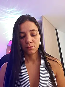 Snapshot of miaeyex chatting on May 7, 2026, 12:10 pm miaeyex online show from May 7, 2026, 12:10 pm