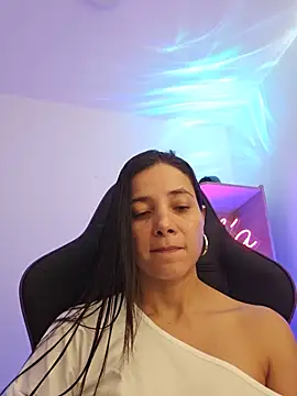 Snapshot of miaeyex chatting on May 20, 2026, 1:17 pm miaeyex online show from May 20, 2026, 1:17 pm