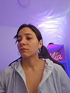 miaeyex online show from June 1, 2026, 12:07 pm