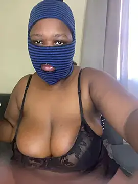 NaughtyGirl0000 online show from April 28, 2026, 6:07 am