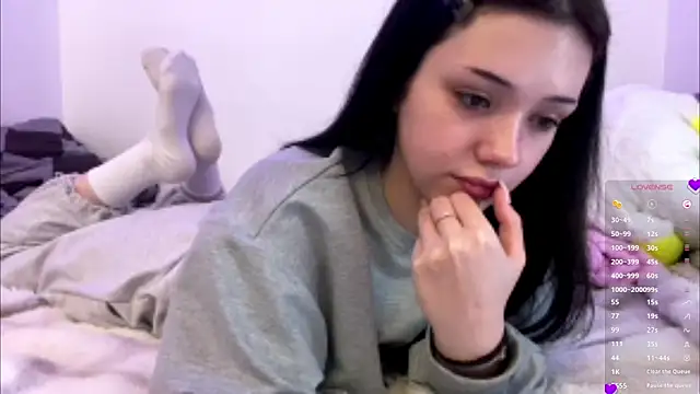 Snapshot of BeckyAurielle chatting on April 5, 2026, 4:37 pm BeckyAurielle online show from April 5, 2026, 4:37 pm
