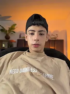 SebastianReed  online show from April 6, 2026, 4:10 am