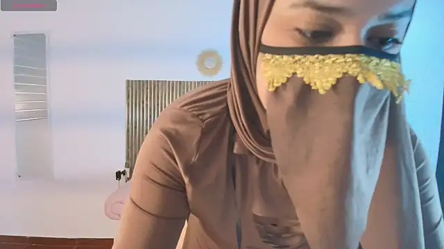 Snapshot of Aminaa_Kaarim chatting on May 8, 2026, 6:24 pm Aminaa Kaarim online show from May 8, 2026, 6:24 pm