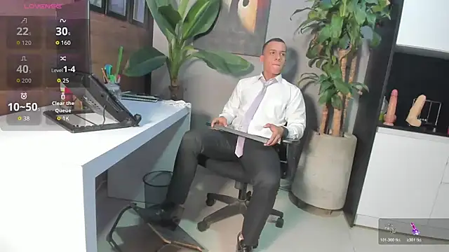 Snapshot of Enzoo98_ chatting on May 1, 2026, 12:04 am Enzoo98 online show from May 1, 2026, 12:04 am