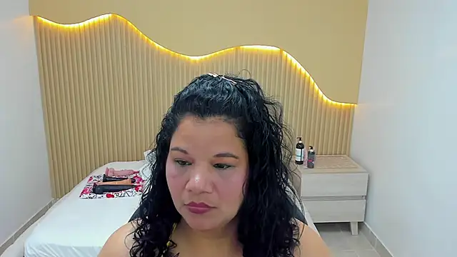 MAYTE1096 online show from April 14, 2026, 7:53 pm