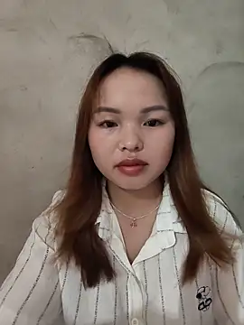 Snapshot of Mina_xYx chatting on June 23, 2026, 3:37 am Mina xYx online show from June 23, 2026, 3:37 am