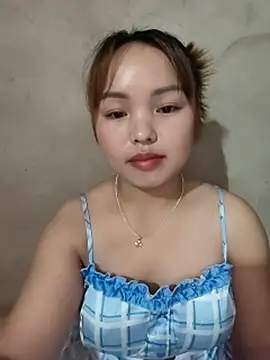 Snapshot of Mina_xYx chatting on July 2, 2026, 3:23 am Mina xYx online show from July 2, 2026, 3:23 am