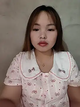 Snapshot of Mina_xYx chatting on July 8, 2026, 3:44 am Mina xYx online show from July 8, 2026, 3:44 am