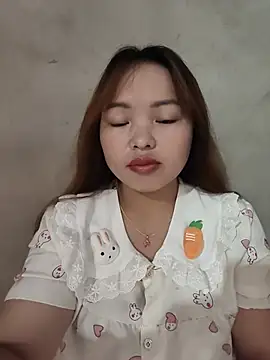 Snapshot of Mina_xYx chatting on July 28, 2026, 3:13 am Mina xYx online show from July 28, 2026, 3:13 am