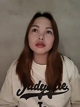 Snapshot of Mina_xYx chatting on July 28, 2026, 2:35 pm Mina xYx online show from July 28, 2026, 2:35 pm