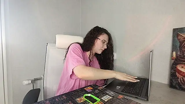 Snapshot of LaritaTocchio chatting on March 16, 2026, 8:18 am LaritaTocchio online show from March 16, 2026, 8:18 am