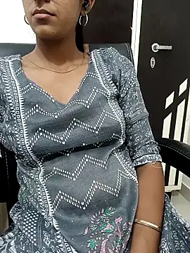 aushi rajput online show from April 2, 2026, 6:05 pm