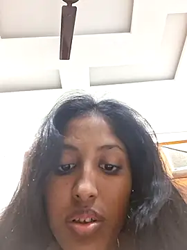 Pari lovers online show from March 26, 2026, 9:31 pm