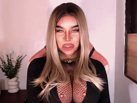 Snapshot of Zandralopez chatting on May 27, 2026, 7:11 pm Zandralopez online show from May 27, 2026, 7:11 pm