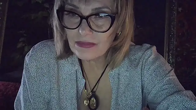 Lia Rayss online show from April 29, 2026, 6:47 pm