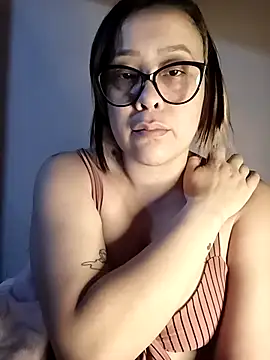 Snapshot of lua-bfly chatting on June 4, 2026, 12:16 am lua-bfly online show from June 4, 2026, 12:16 am