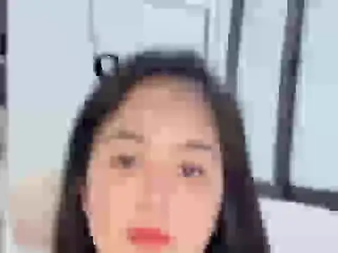 Snapshot of AmyLinee_1 chatting on June 13, 2026, 8:12 am AmyLinee 1 online show from June 13, 2026, 8:12 am