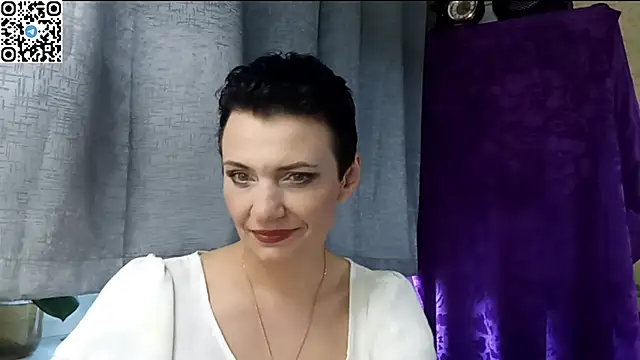 HotMamaQueen234 online show from April 19, 2026, 1:10 pm