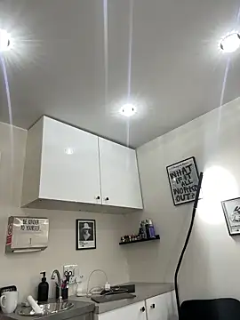 skarletthorne online show from April 7, 2026, 6:58 am