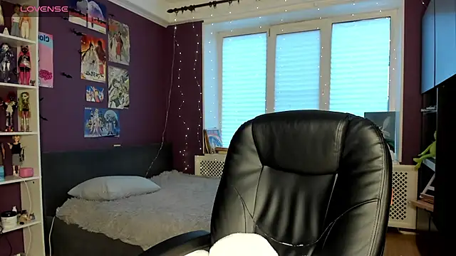 sweet peach    online show from May 31, 2026, 6:09 pm
